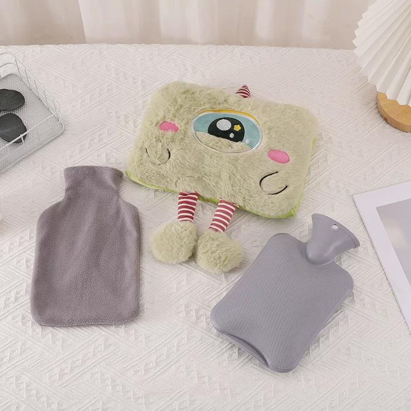 Water-Filled Hot Water Bottle, Toy Cloth Cover with Insertable Hand Pockets, Portable Water-Filling Set of Three Large-Sized Hot Compresses for
