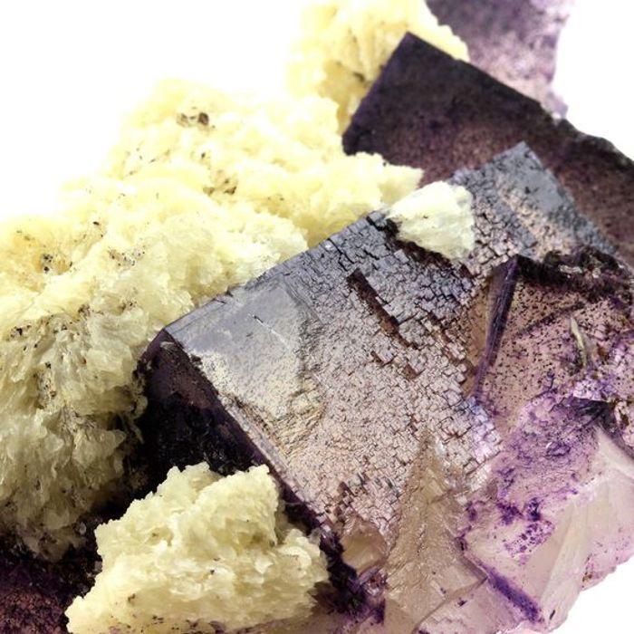 Pierres et Minéraux. Fluorite + Sphalerite + Baryte. 8642.5 ct. (1.73 kg) Elmwood mine, Carthage, Tennessee, USA.