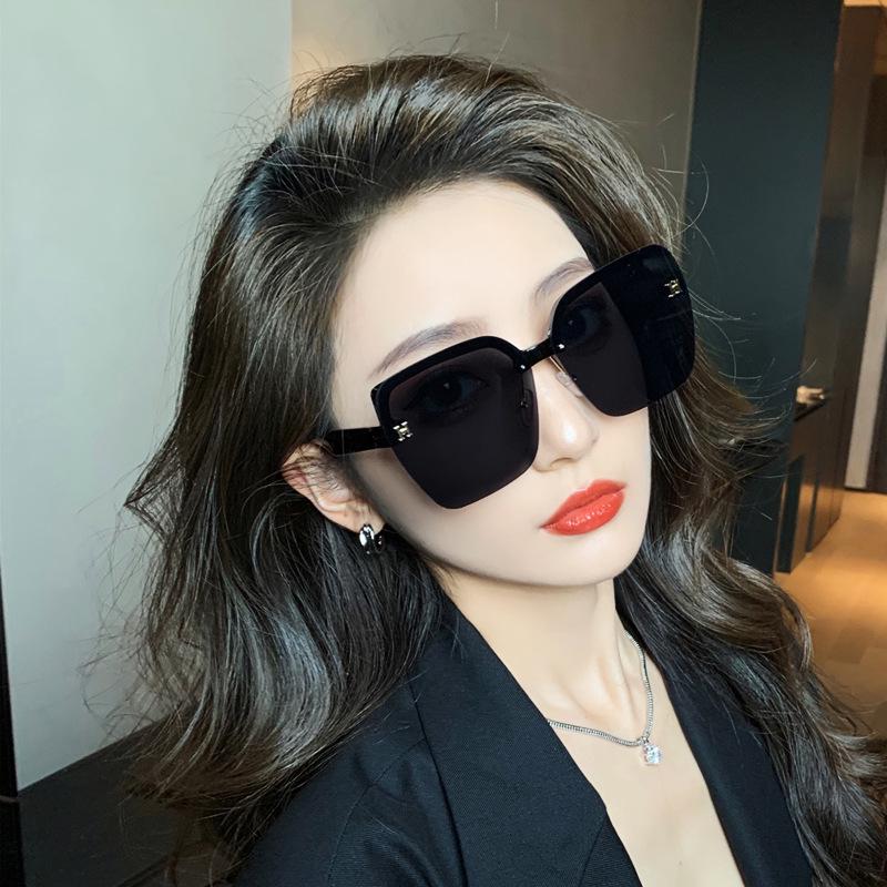 Высококачественные солнцезащитные очки без оправы для женщин — защита от ультрафиолета, идеально подходят для круглого лица и летнего солнца.