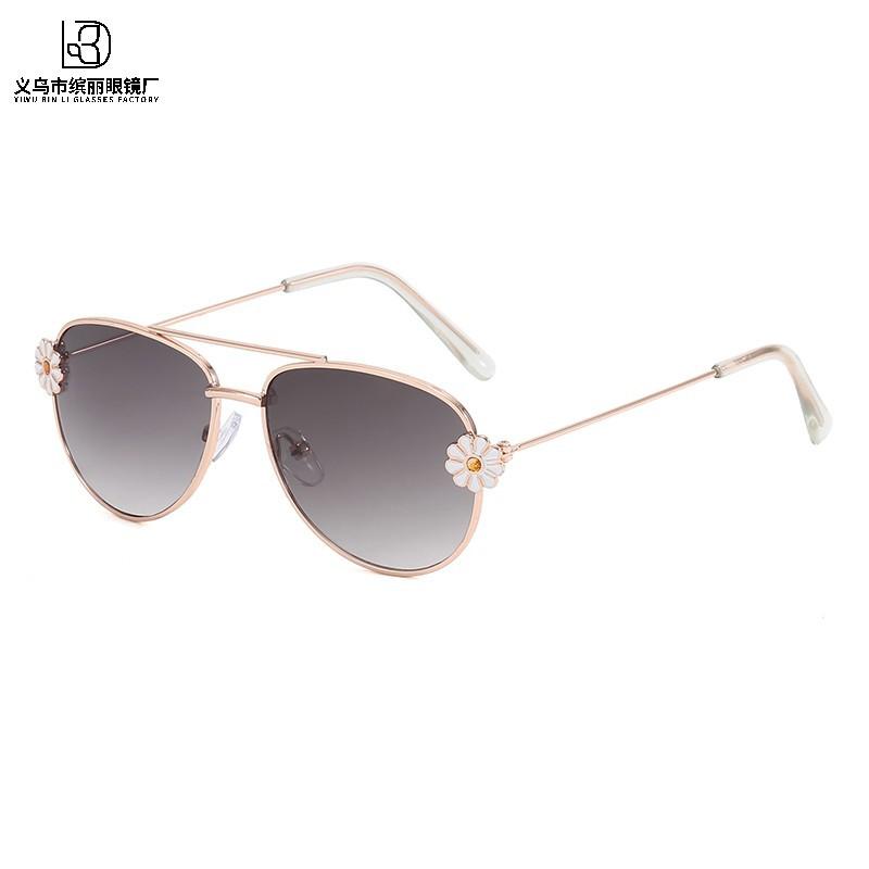 Детские солнцезащитные очки Милые маленькие ромашки Цветок Детские солнцезащитные очки Мальчики и девочки носят вогнутые очки во время путешествий