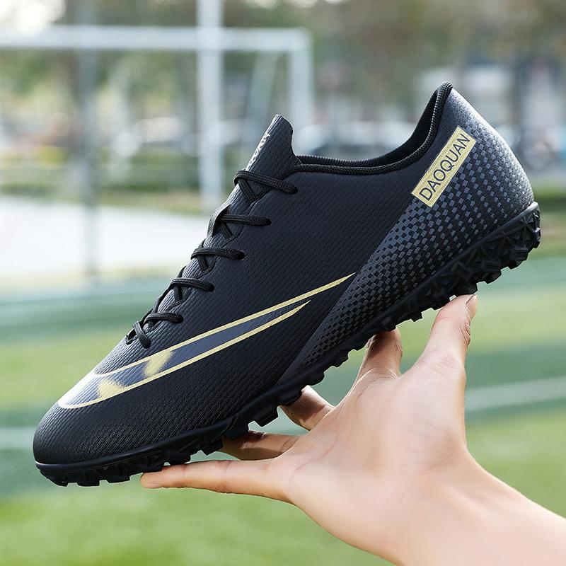 Football Boots Comfortable Soccer Shoes Breathable White Football Men Sneakers Futsal Training Shoes Tenis Masculino Zapatillas