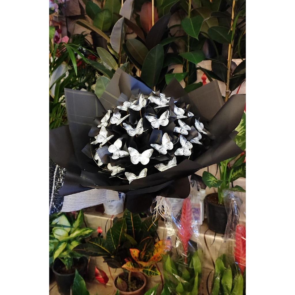 Большой букет бабочек со светодиодными лампочками в подарок