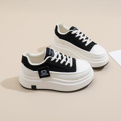 Весна 2025 года, новая корейская версия, дышащие маленькие белые туфли, женские низкие повседневные туфли на платформе, женские туфли-маффины HB607