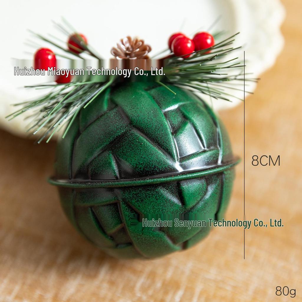 Разноцветные рождественские колокольчики для украшения елки и сцены