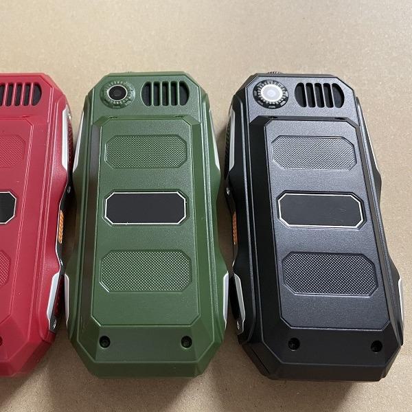 Защищенный мобильный телефон W2021: Большая батарея, громкий звук, большие кнопки, две SIM-карты, камера, многоязычность.