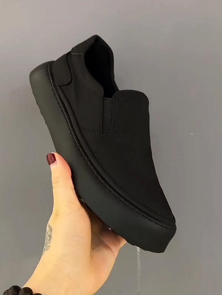 Модные повседневные туфли на платформе для мужчин, классные молодежные туфли, уличная обувь чистого черного цвета, дышащая мужская повседневная обувь на плоской подошве, размер плюс 45