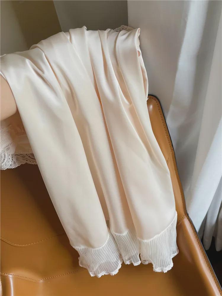 Plus-Size 200 Lbs Loose-Fit Lace Ice Silk Nightdress with Chest Pad