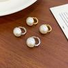 Французские жемчужные серьги-пуговицы для женщин, новые высококачественные легкие роскошные нишевые простые украшения для ушей