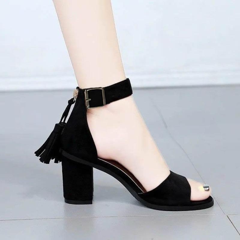 Сандалии на kitten heel блочном каблуке 2026 Лето Новая корейская версия с кисточкой на одной лямке Высокие каблуки Модные Черные Женская обувь