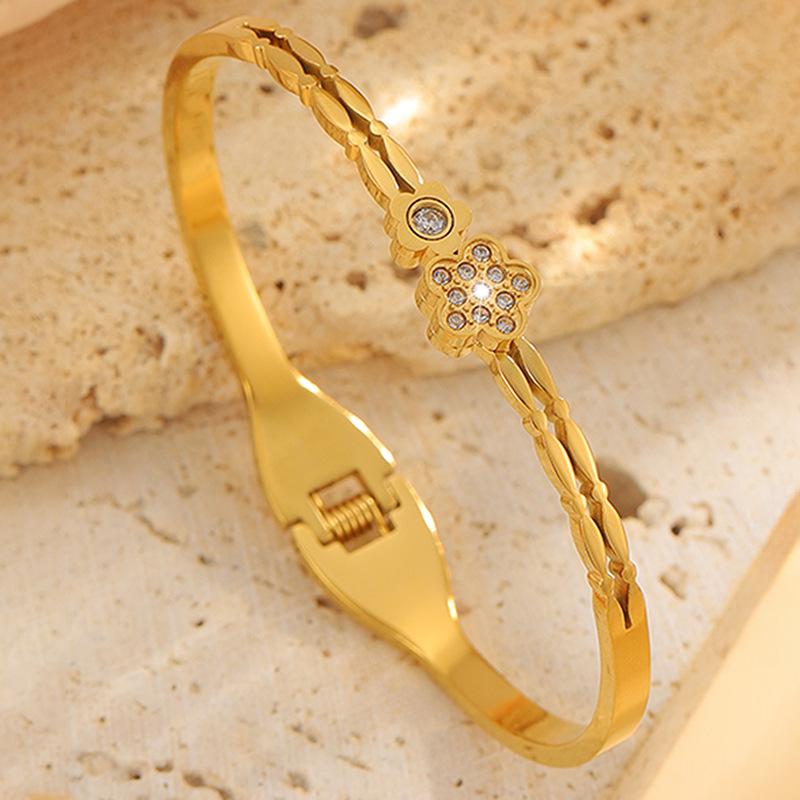 Open Five-leaf Flower Girl Light Luxury Niche High-end Retro Elegant Versatile Bracelet