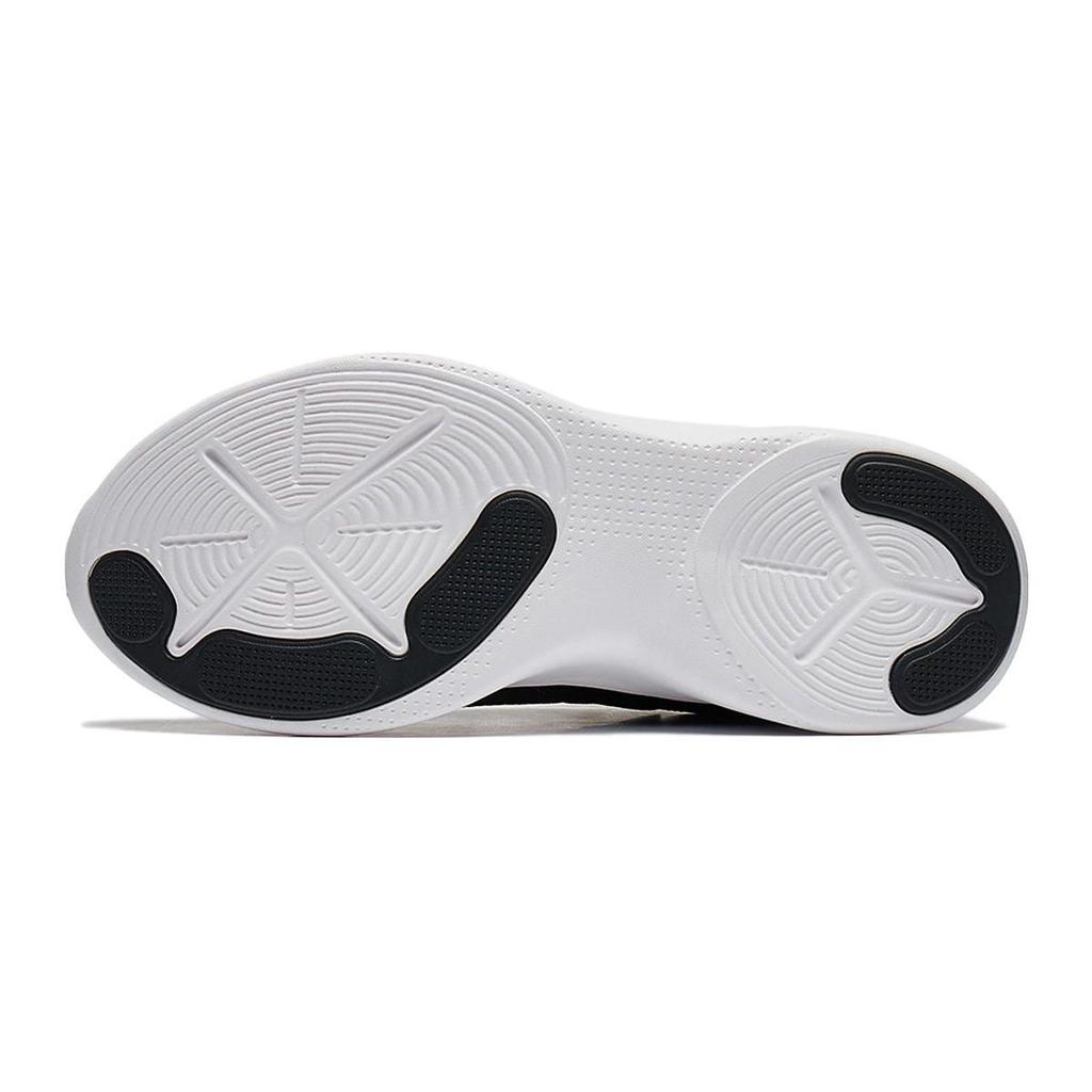 Li Ning Kids Ling Yue 3.0 V3 Comfortable Versatile Non-Slip Shock Absorbing Low-Top Running Shoes Kids Running Shoes Black YKCT162-13