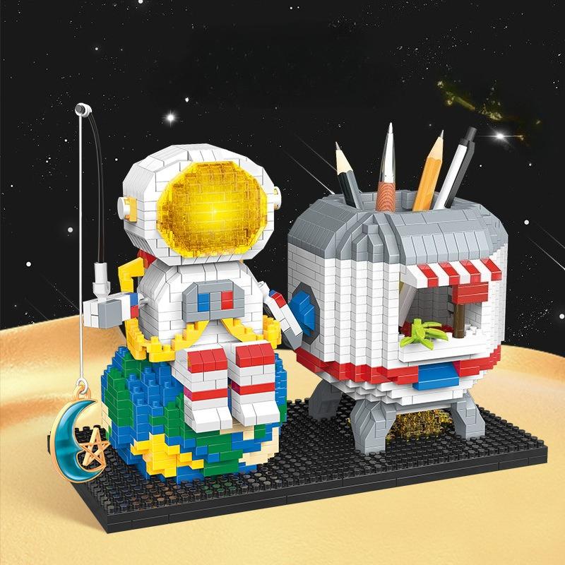 Mini Blocks Spaceman Building Toy Astronaut Diy Micro Educational Bricks Fun Birthday Girl Gift Man Christmas Present 18359
