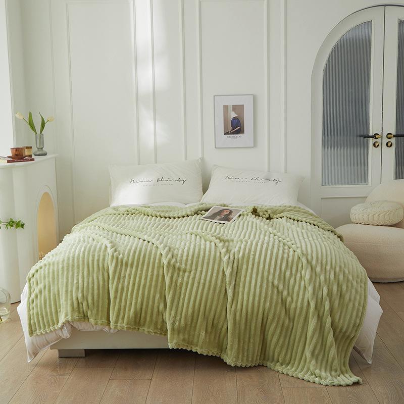Роскошное толстое молочное бархатное одеяло из шерсти в широкий рубчик, осенне-зимнее толстое одеяло для детского сада и офисное одеяло для сна