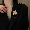 Stunning Flower Brooch Elegant Rhinestone Lapel Pins Mom And Wife Non-Allergenic Brooch For