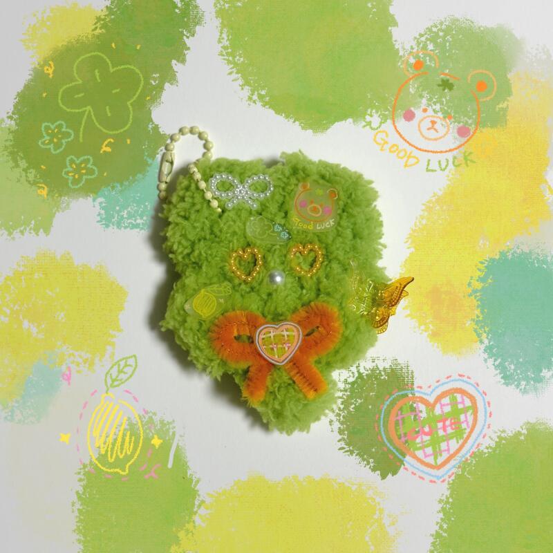 Брелок-брелок с рисунком четырехлистника