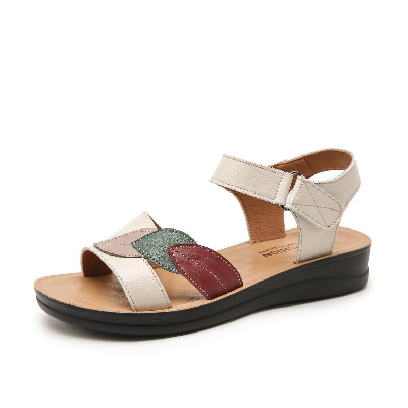 Fashion Mom sandals made of genuine leather for middle-aged and elderly women in the summer of 2025 middle-aged flat sandals for women