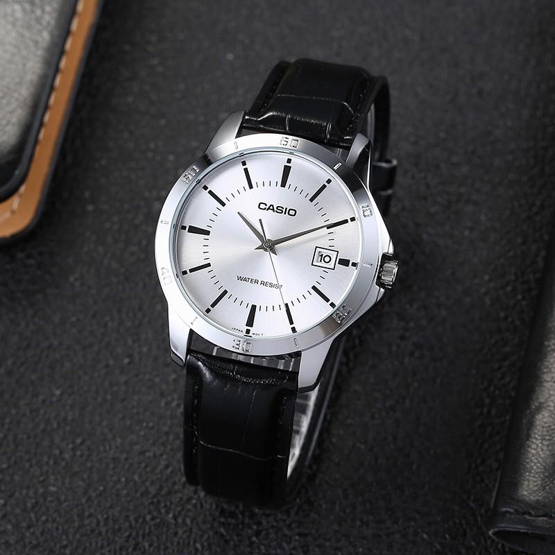 Casio Часы LTP с кварцевым механизмом, ремешок из натуральной кожи/натуральной кожи/ткани, унисекс, серебристый циферблат, MTP-V004L-7A<P-V004L-7A