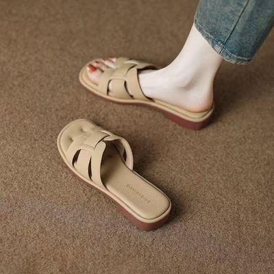 Женские нескользящие однотонные тапочки с открытым носком и плоской подошвой, лето 2025, новые повседневные универсальные модные пляжные тапочки с одной педалью