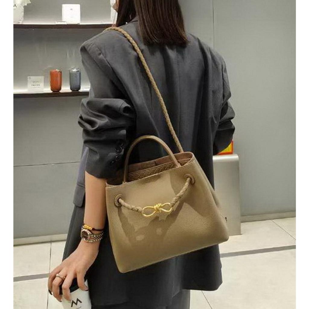 2026 Новая женская кожаная сумка первый слой коровья кожа ретро плетеная бабочка пряжка одно плечо диагональная сумка