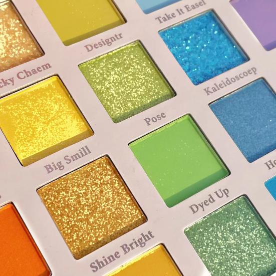 Практичная, безопасная, устойчивая к поту портативная 30-цветная жемчужно-матовая блестящая палитра теней для век с радужной палитрой для женщин