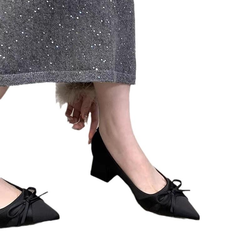 Весенний темперамент атласные туфли-лодочки с острым носком женские универсальные новые милые туфли с бантиком с открытым верхом