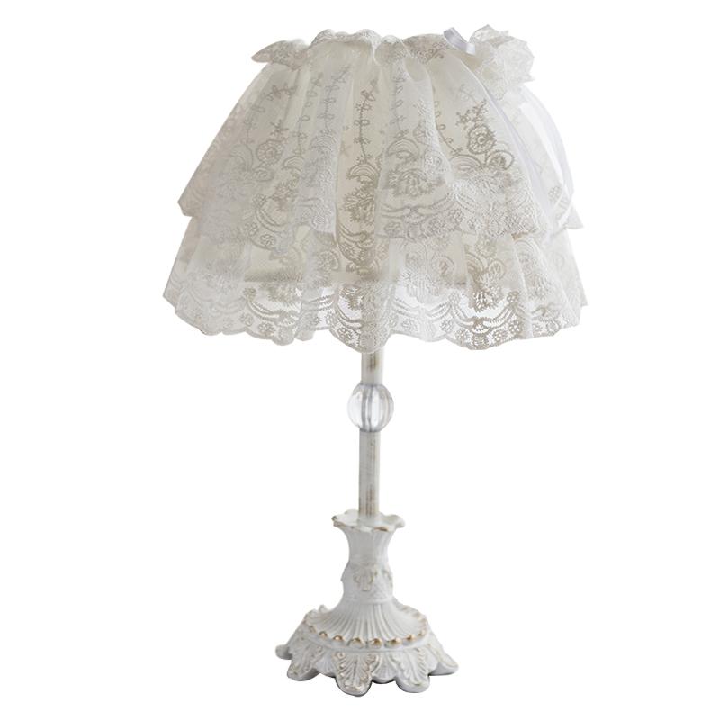 Европейские креативные белые настольные лампы из кружевной ткани в Корейском стиле, милые маленькие лампы из свежей смолы, прикроватные, фойе и спальни SFY005