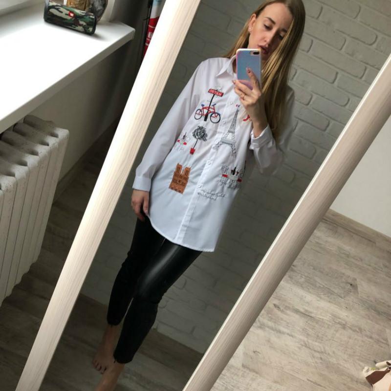 Женская белая рубашка с мультяшным принтом