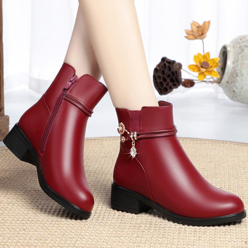 Women's Short Boots Velvet Flat Non-slip Leather Shoes Winter Flat-heeled Cotton Shoes