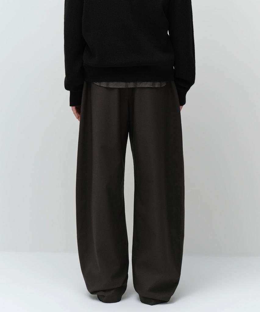 MUSINSA STANDARD Whipcord Curved Hidden Banding Slacks [Dark Brown]