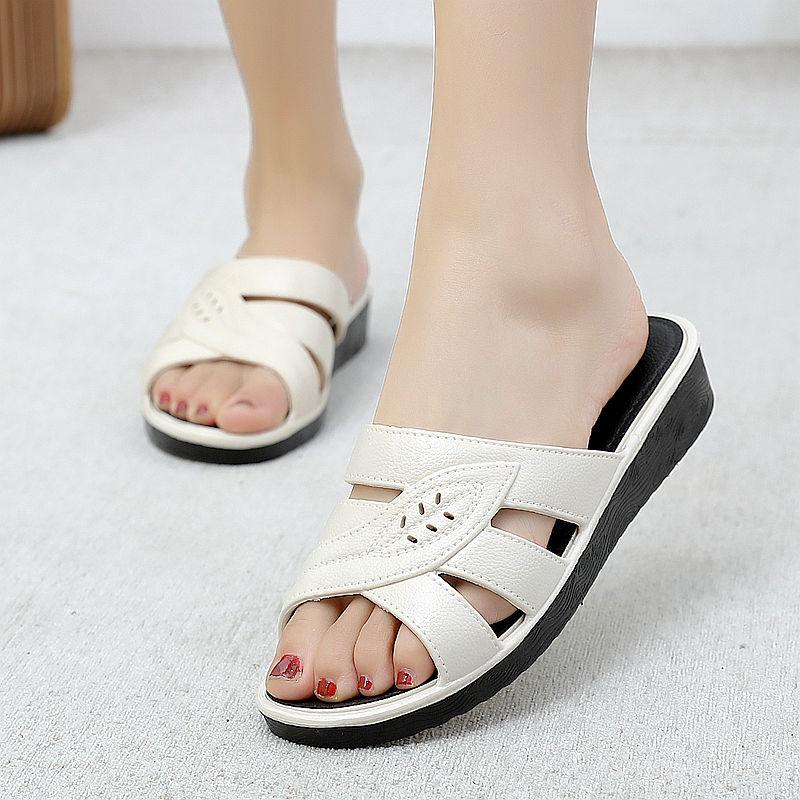 Slippers Women Summer Outer Soft Bottom Fashion All-match Home Thick Bottom Anti-slip Bath Middle-aged Ladies Sandals