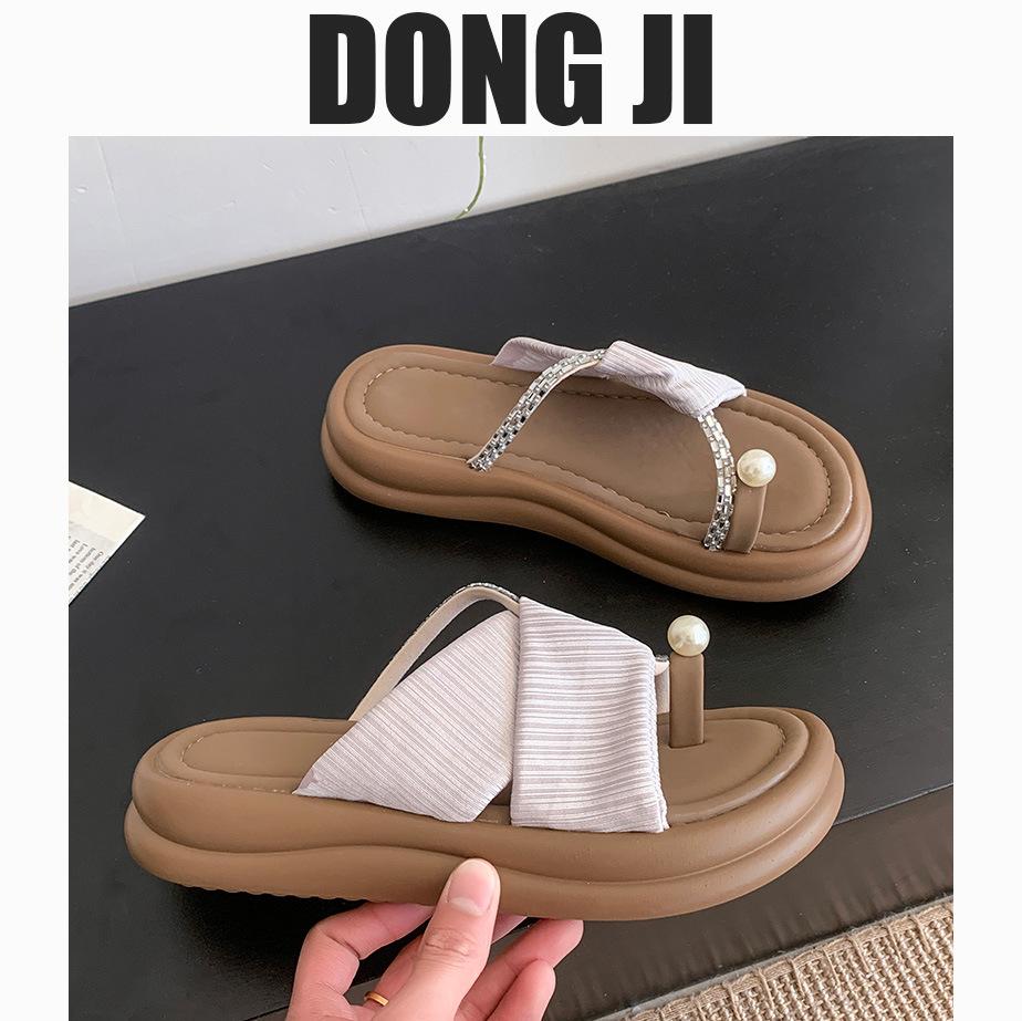 Тапочки на толстой подошве женские летние 2025 года, новая корейская версия, верхняя одежда, нишевая, металлический цветок, закрывающий носок, модные, с открытым носком, классные тапочки