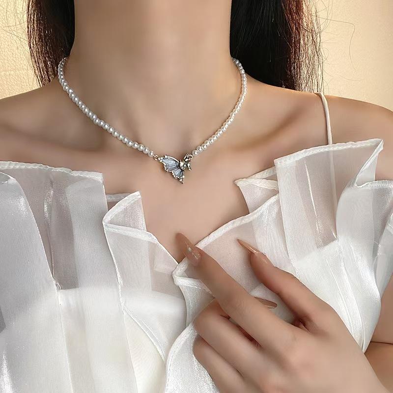 Sweet and cool wind irregular blue butterfly glazed necklace female personality niche trend versatile high sense collarbone chain jewelry