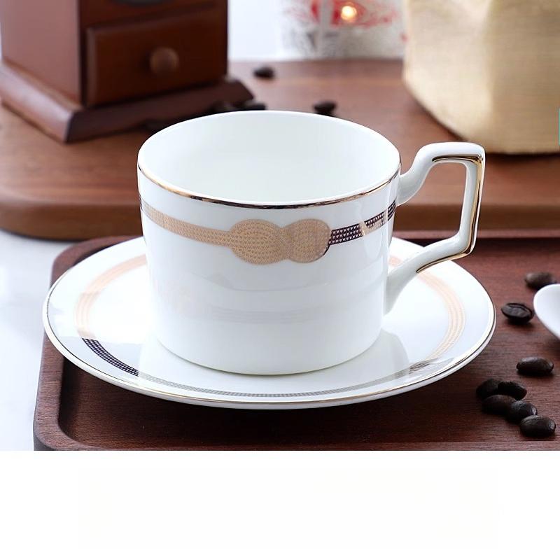 Кофейная чашка и блюдце класса люкс с ложкой, фарфоровая чайная чашка из костяного фарфора с золотой отделкой, 250 мл фарфоровая кофейная кружка с ручкой