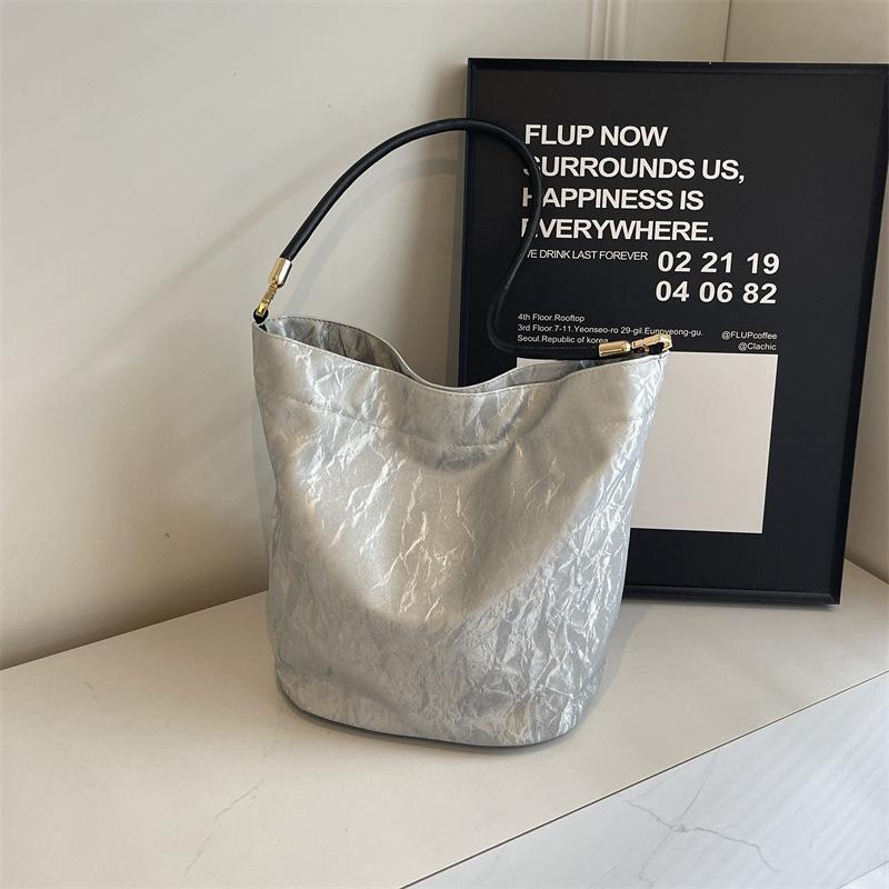 Solid Color Korean Version Simple Shoulder Bag Bag for Women, 2025 Spring and Summer Niche Design, Versatile Ins Crossbody Bag, Bucket Bag for Women