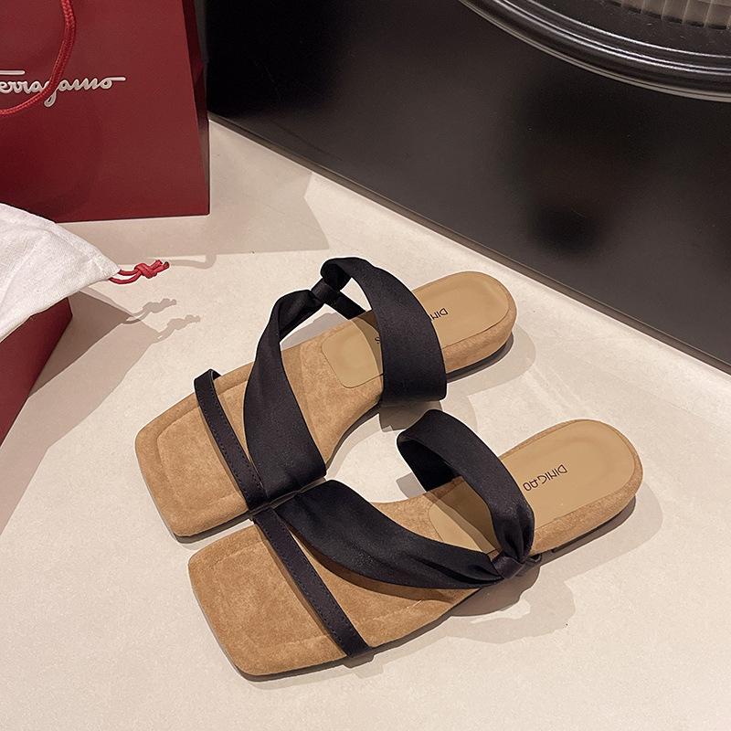 Niche design sense retro simple fashion versatile sandals women's summer new fashion cool slippers