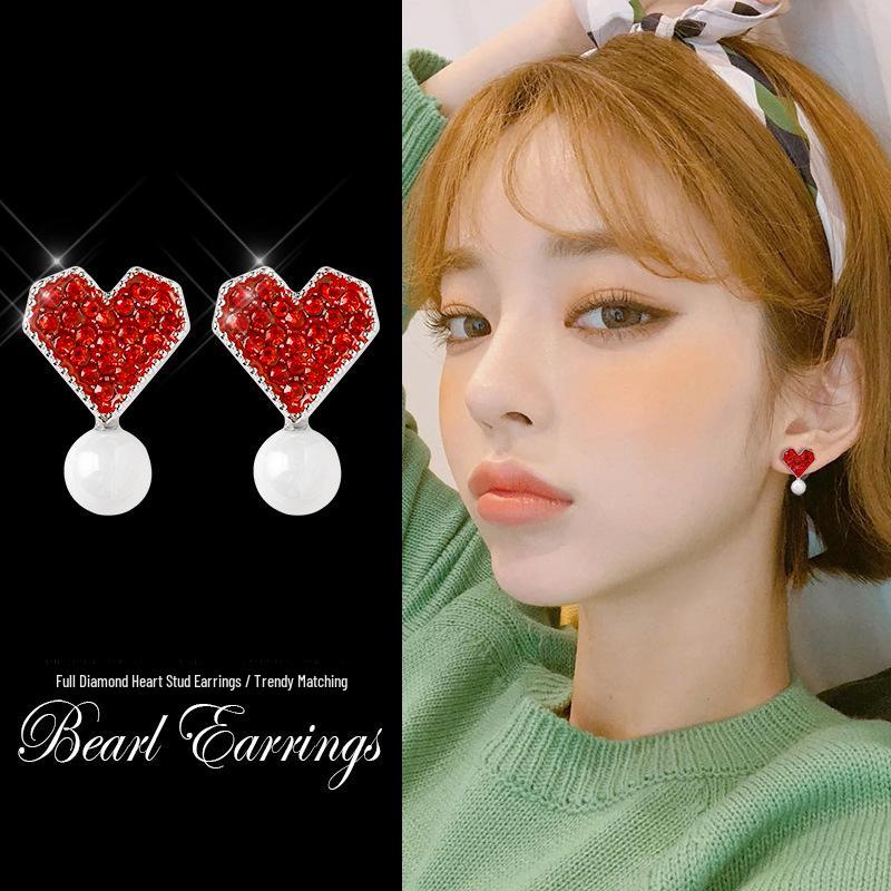 Серьги-подвески в форме сердца из серебра 925 пробы — модные, универсальные и в корейском стиле с акцентами из стразов