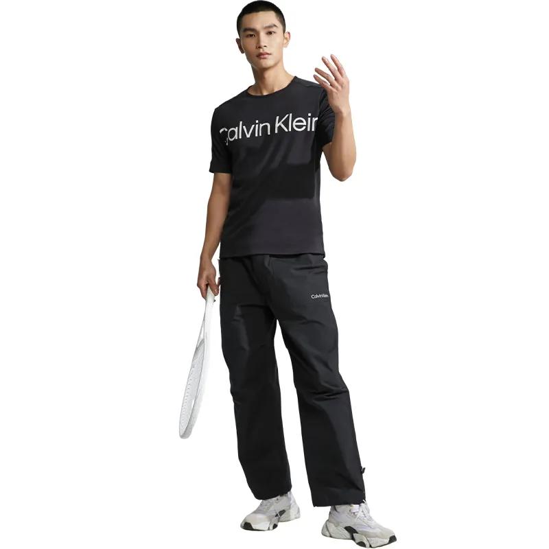 Calvin Klein T-Shirts Men's Black Crew Neck Moderate Straight Fit (Unisex) T-Shirts 4MS3K102 001