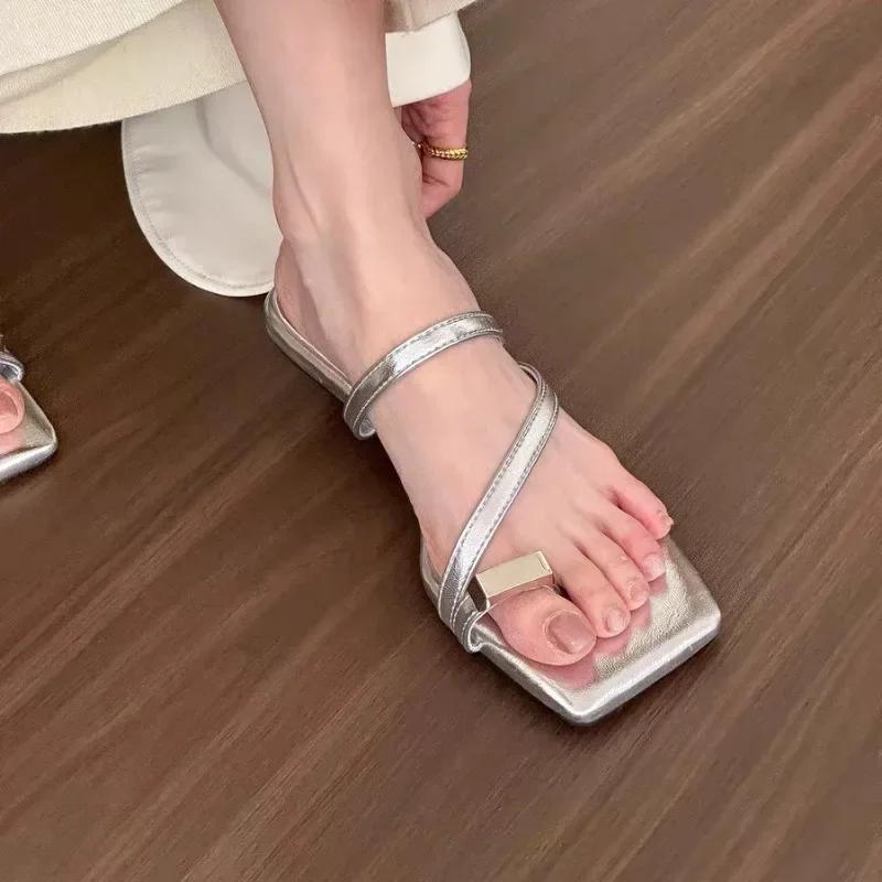 Fashion Women's Shoes 2024 New Thong Women's Slippers Summer Open Toe Dress Slippers Women Metal Decoration Square Toe Low Heel Sandals