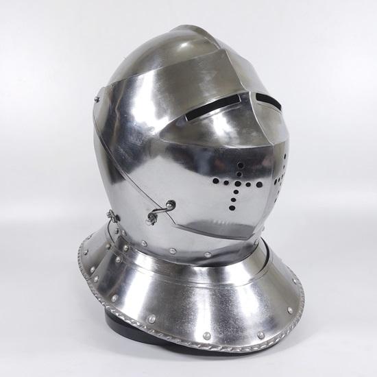 Средневековый рыцарский шлем Ларп Необычные доспехи Костюм Платье, Средневековый шлем крестоносца, Шлем тамплиера