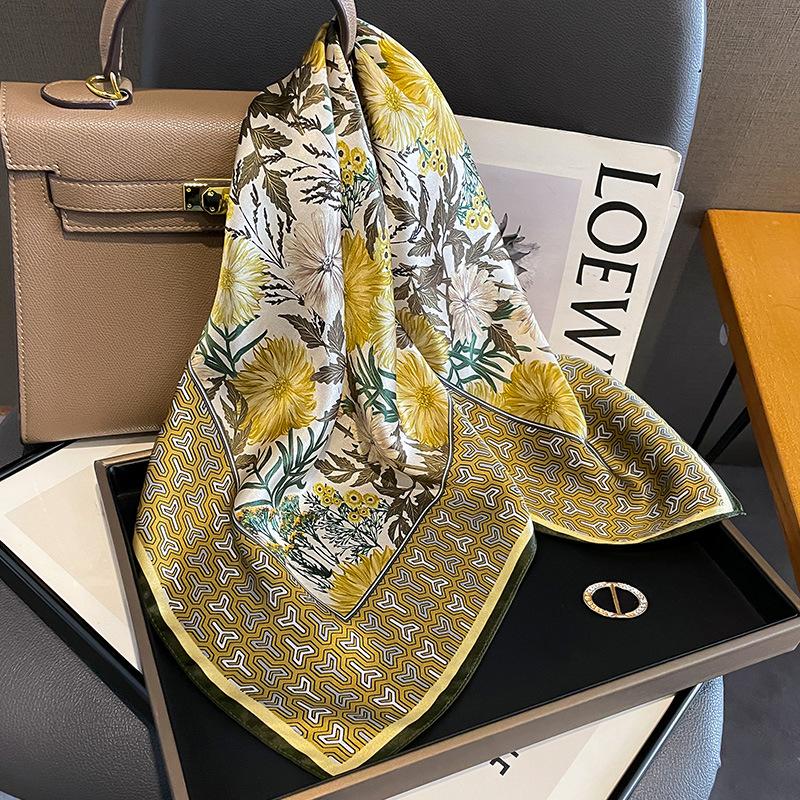 New Spring and Summer Women's Retro Printed Mulberry Silk Square Scarf Silk Scarf Elegant Fashionable and Fashionable Flowers