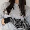 ANDNEEDS Кашемировые перчатки в полоску (черный)