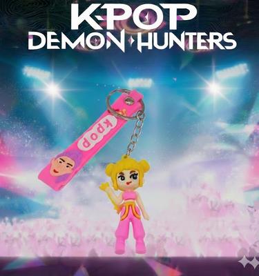 Брелок Кейпоп охотницы на демонов K-Pop Demon Hunters Huntr/x детский на рюкзак, ключи игрушка 7 см