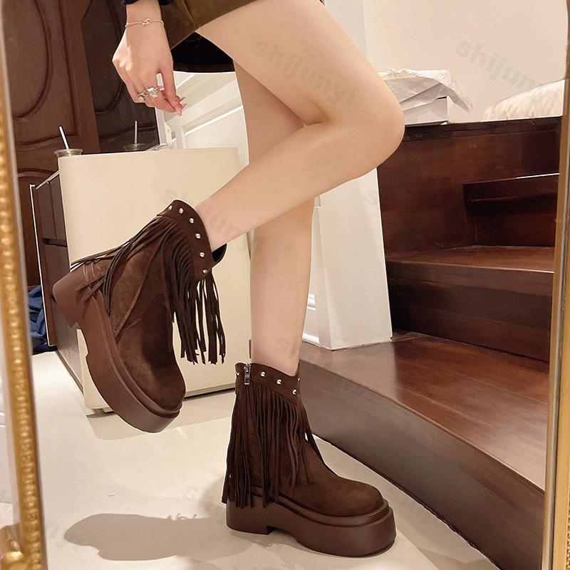 Ботинки на платформе с кисточками для женщин Зимние одинарные женские ботинки из коровьей замши с круглым носком и толстым каблуком Короткие женские ботинки в стиле ретро