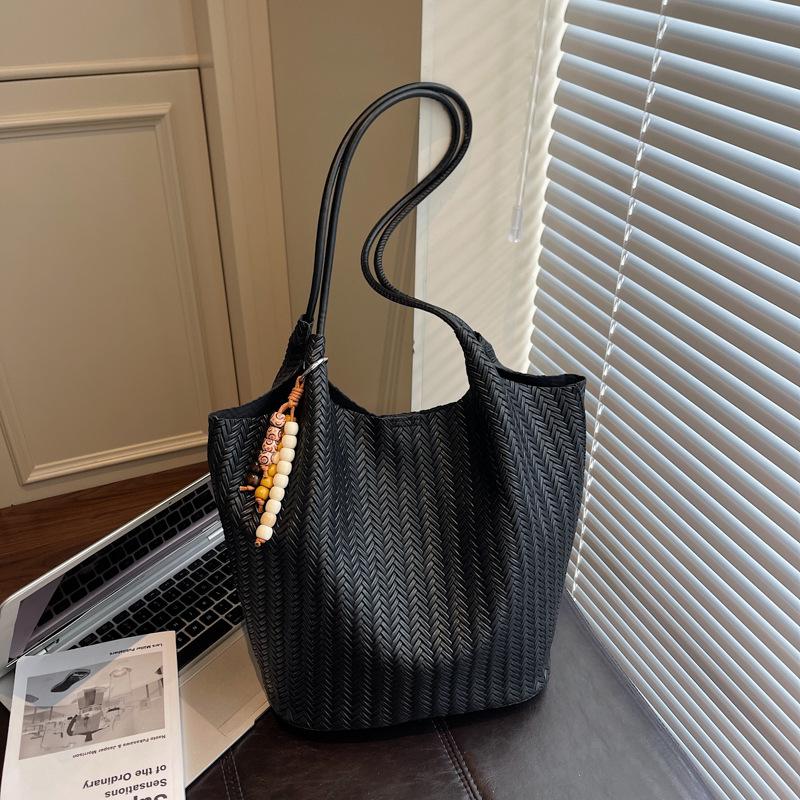 Ретро сумка женская большой вместимости 2025 новая осенне-зимняя повседневная на плечо для покупок текстурная сумка-тоут для поездок на работу