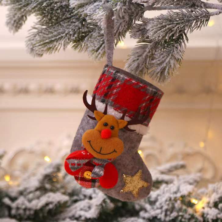 Новые рождественские украшения Рождественские носки Подвеска в виде рождественской елки Маленький размер Трехмерная клетчатая ткань Пожилая кукла Рождественские носки