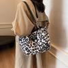 Furry Retro Big Bag Women's 2025 New Fashion Plush Leopard Print Tote Bag Autumn Large-capacity Shoulder Bag