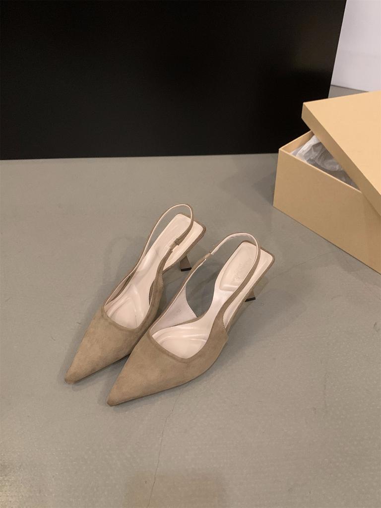 Черный темперамент знаменитости сумка голова сандалии фея обувь 2024 новая весна и лето французский острый каблук одинарные туфли