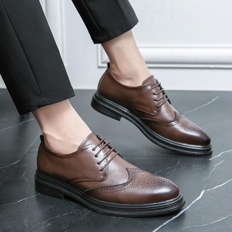 Fashion Italian Oxfords Shoe Men Lace Up Luxury Patent Leather Wedding Party Shoes Pointed Dress Shoe Classic Derbies Zapatos Hombre