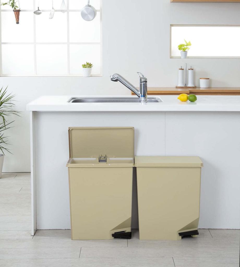 Shinki Gosei Tombo Unido Мусорное ведро 35 литров Быстро открывается легким нажатием педали Педаль Хаки Глубина 45 x Ширина 25 x Высота 53 см Также можно поставить