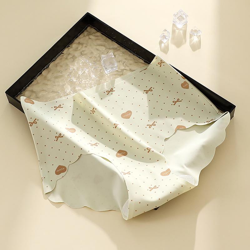 Skin Friendly and Comfortable Small Floral Mid Waist Panties with No Marks No Rolled Edges Triangle Women’s Panties